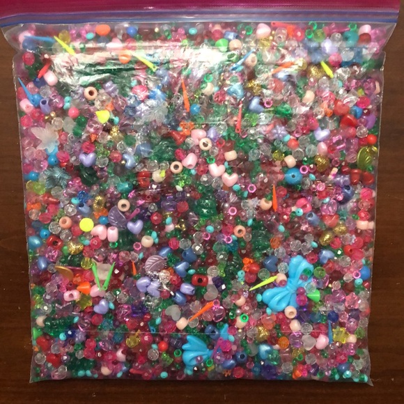 Kids bead soup 2 lbs plus extras huge bundle lot - Picture 10 of 13